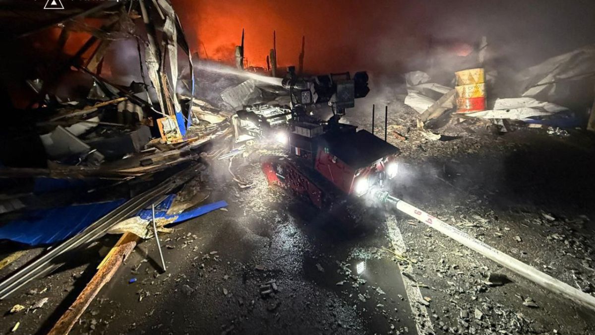 Russia launches massive missile and drone barrage on Ukraine as peace talks enter third day Russia launches massive missile and drone barrage on Ukraine as peace talks enter third day