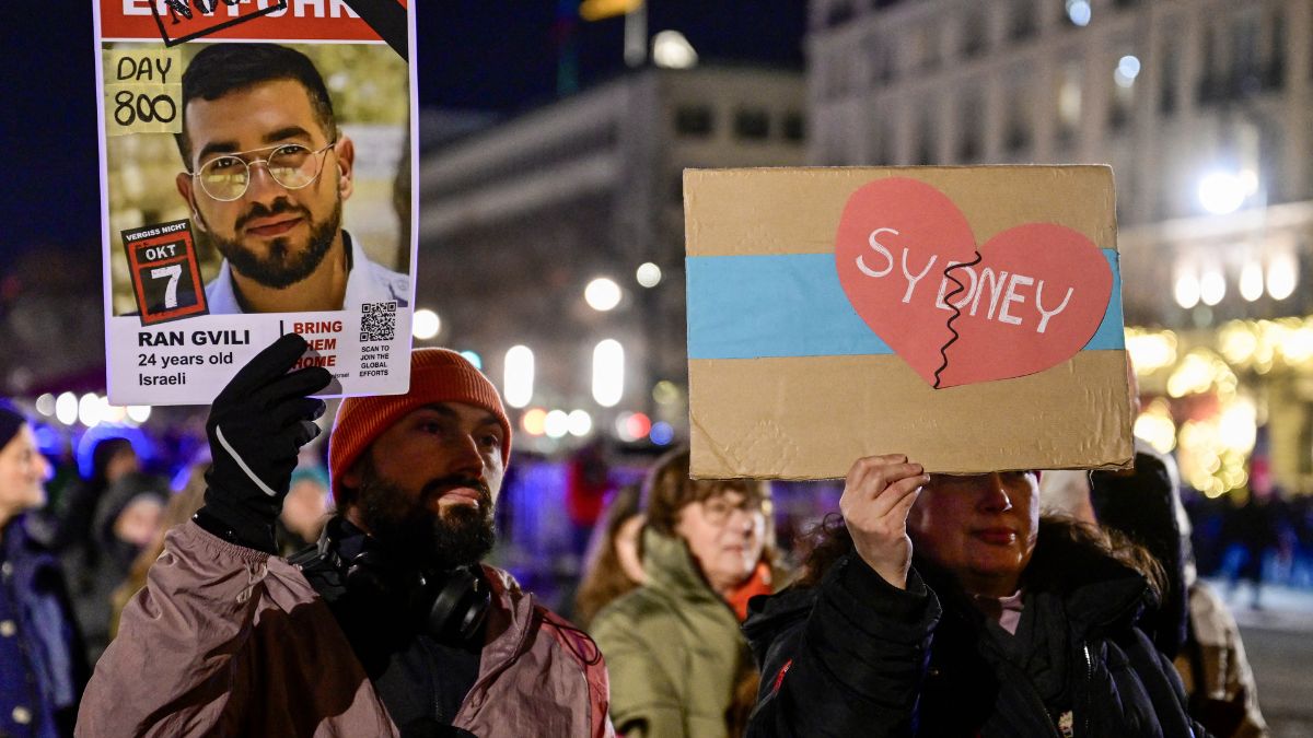 Bystander hailed as ‘genuine hero’ after disarming gunman in Sydney Bondi Beach attack Bystander hailed as ‘genuine hero’ after disarming gunman in Sydney Bondi Beach attack