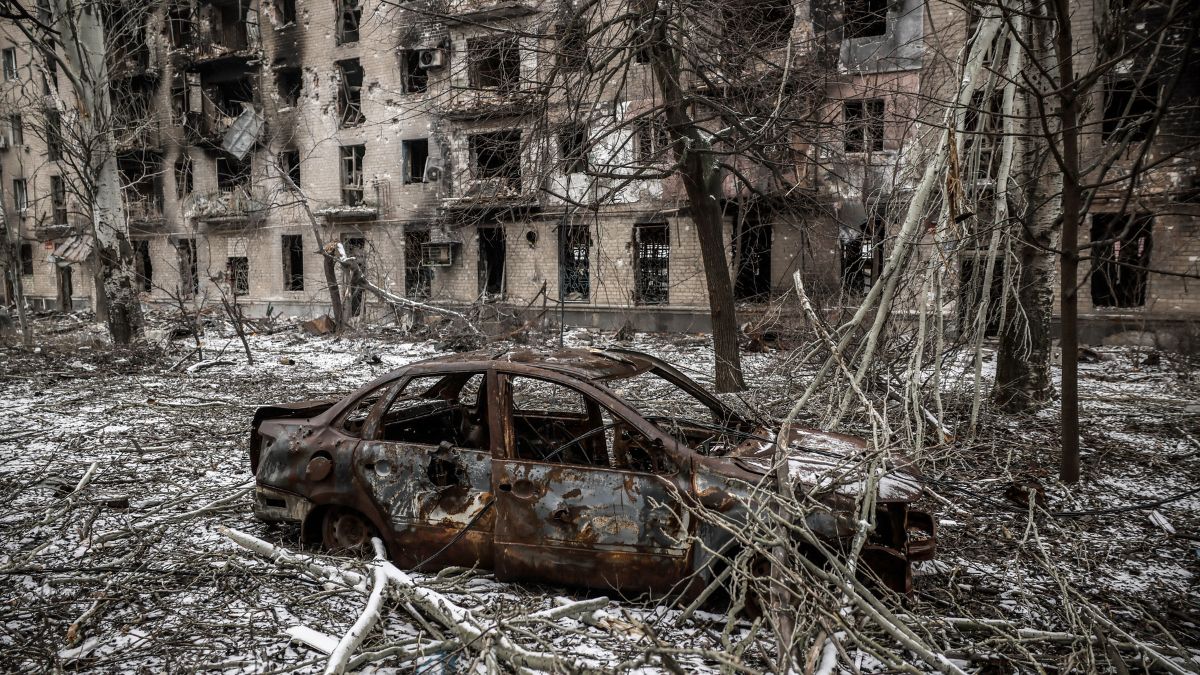 This handout photograph taken on December 17, 2025 and released on December 18, 2025 by the press service of the 24th Mechanized Brigade of Ukrainian Armed Forces, shows dammages in a residential area of the Donetsk region frontline town of Kostyantynivka, amid the Russian invasion of Ukraine.-AFP This handout photograph taken on December 17, 2025 and released on December 18, 2025 by the press service of the 24th Mechanized Brigade of Ukrainian Armed Forces, shows dammages in a residential area of the Donetsk region frontline town of Kostyantynivka, amid the Russian invasion of Ukraine.-AFP