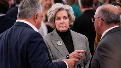 White House Chief of Staff Susie Wiles speaks with fellow attendees during a reception at the Kennedy Center in Washington, DC, US, November 10, 2025. File Image/Reuters