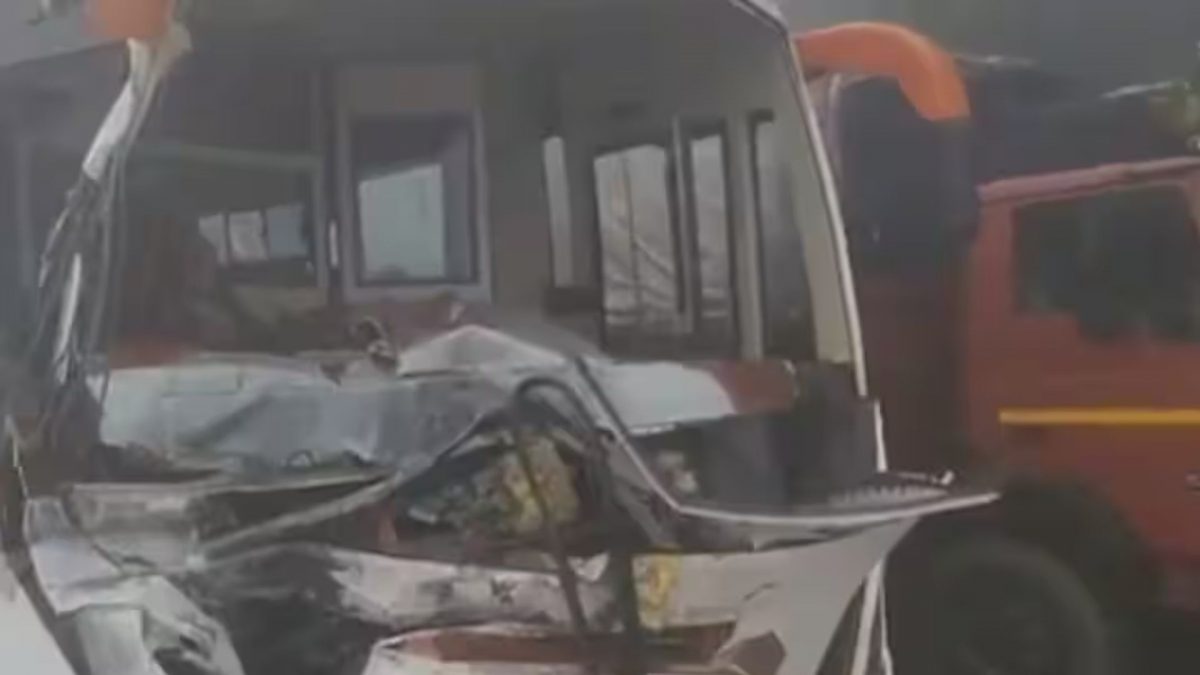 Heavy fog triggers deadly highway collisions in Haryana and Uttar Pradesh | Video Heavy fog triggers deadly highway collisions in Haryana and Uttar Pradesh | Video