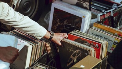 2025 के सबसे ज़रूरी एल्बम: पॉप, इंडी, R&B और बहुत कुछ.