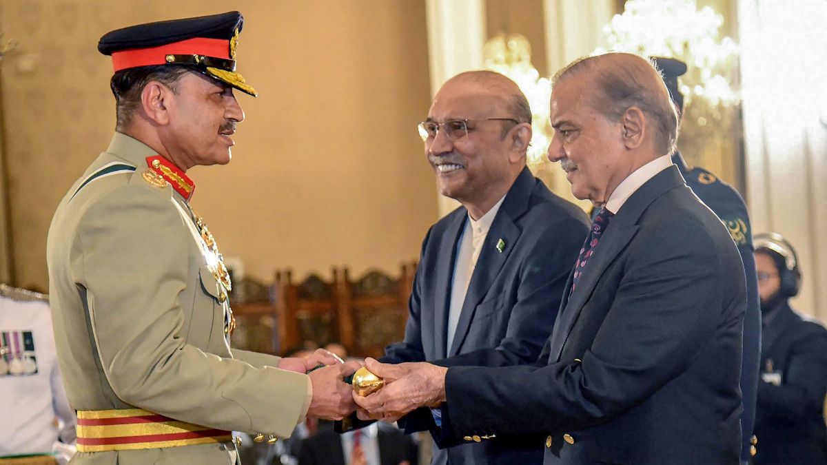 Is Shehbaz Sharif coming up in the way of Asim Munir’s elevation to military chief? Is Shehbaz Sharif coming up in the way of Asim Munir’s elevation to military chief?