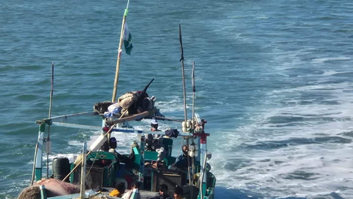 ICG intercepts Pakistani fishing boat operating inside Indian waters, 11 apprehended