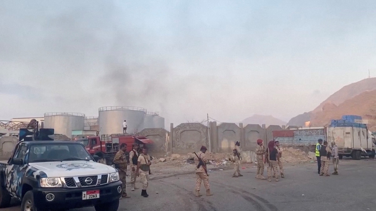 Smoke rises in the aftermath of a Saudi-led coalition airstrike, which targeted what it described as foreign military support to UAE-backed southern separatists, in Yemen's southern port of Mukalla, in this screengrab from a handout video obtained by Reuters on Tuesday. Reuters Smoke rises in the aftermath of a Saudi-led coalition airstrike, which targeted what it described as foreign military support to UAE-backed southern separatists, in Yemen's southern port of Mukalla, in this screengrab from a handout video obtained by Reuters on Tuesday. Reuters