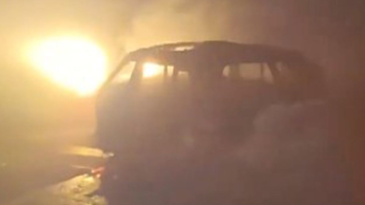 The accident occurred around 4.30 am on the Agra–Noida stretch of the Yamuna Expressway. (ANI) The accident occurred around 4.30 am on the Agra–Noida stretch of the Yamuna Expressway. (ANI)