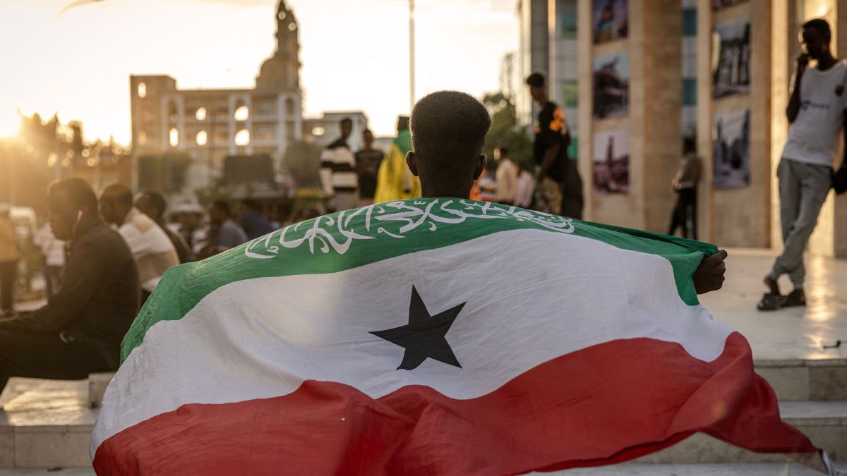 Caption: A man holds a flag of Somaliland in front of the Hargeisa War Memorial monument in Hargeisa. (AFP) Caption: A man holds a flag of Somaliland in front of the Hargeisa War Memorial monument in Hargeisa. (AFP)