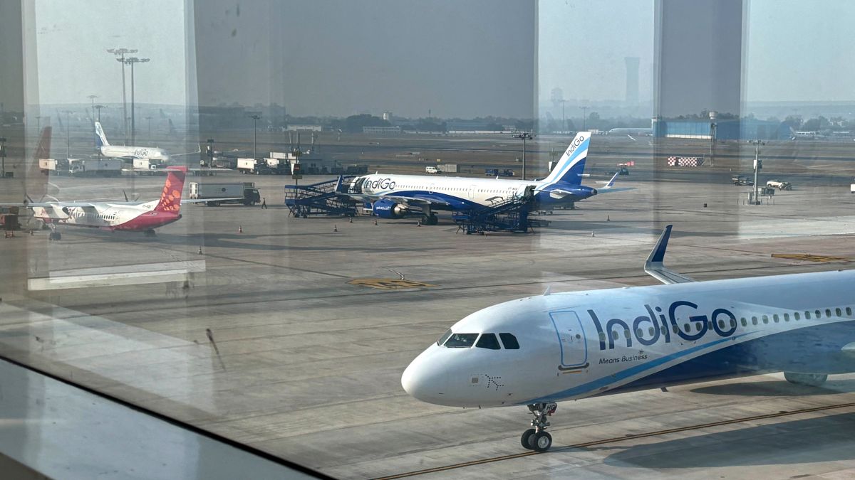 IndiGo는 운항 중단이 6일째에 접어들면서 일요일에 650편의 항공편을 취소했습니다. 점차적으로 프로세스가 안정화됩니다. IndiGo는 운항 중단이 6일째에 접어들면서 일요일에 650편의 항공편을 취소했습니다. 점차적으로 프로세스가 안정화됩니다.