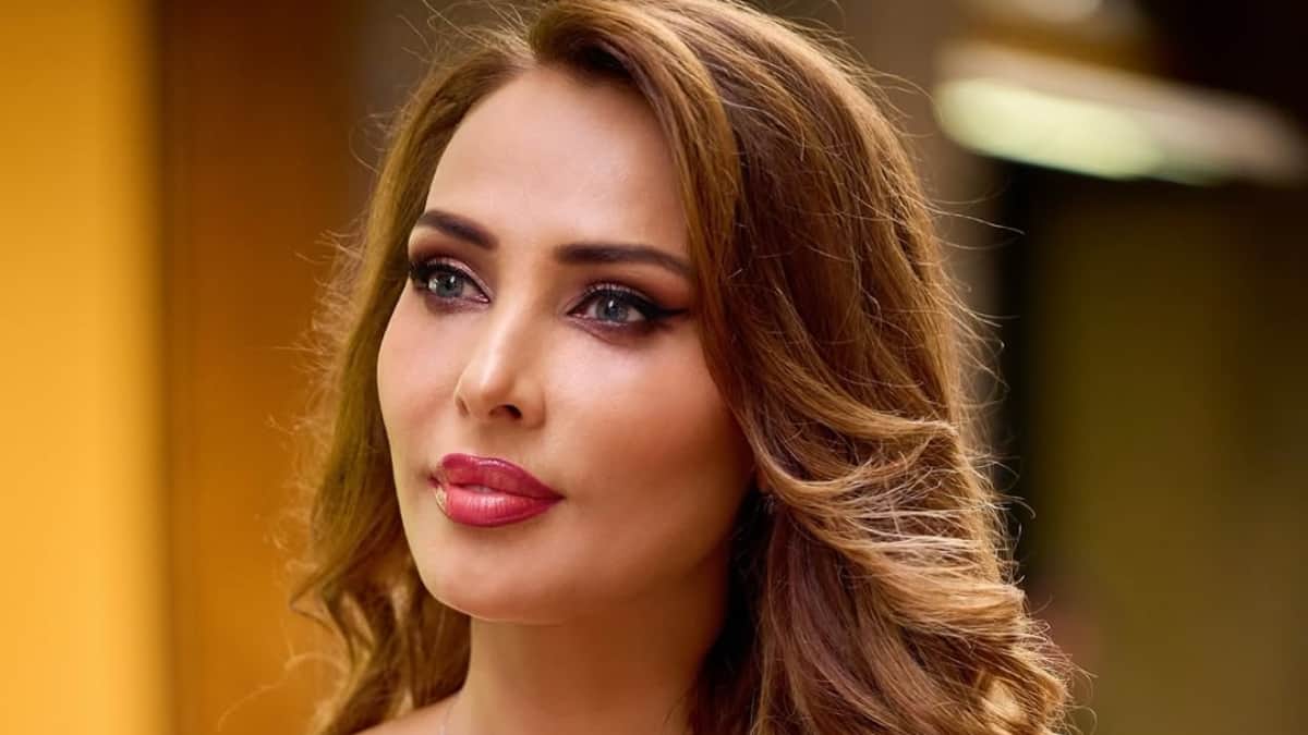 Iulia Vântur releases her first Romanian song 'Colinde, Corinde,' dedicates it to her parents