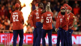 England's Jofra Archer (C) celebrates taking the wicket of South Africa's Marco Jansen during the second T20 International cricket match between England and South Africa at Old Trafford Cricket Ground, in Manchester, northern England, on September 12, 2025. AFP