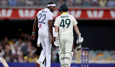 Smith Smith and Jofra Archer exchange words on the final day of second Ashes. Image: AFP
