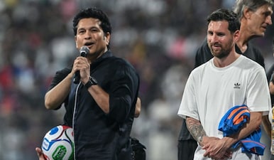 Sachin Tendulkar met Lionel Messi during the Mumbai leg of his GOAT India Tour. Image: AFP