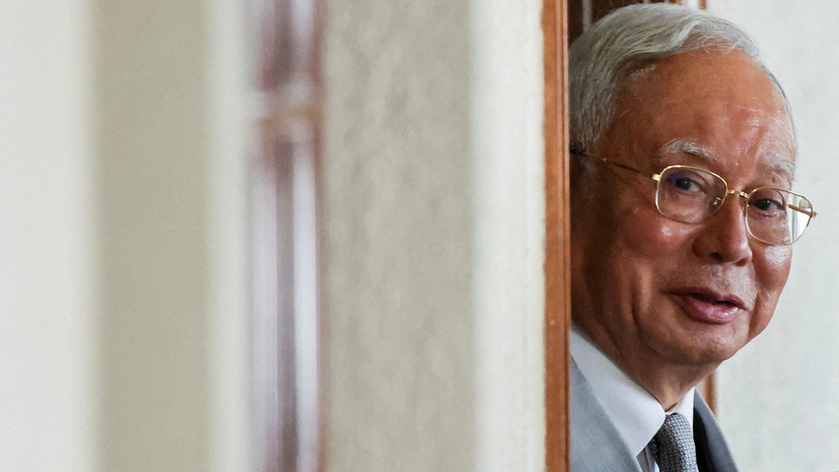 Malaysia's former Prime Minister Najib Razak, jailed for corruption in the multibillion-dollar 1MDB scandal, attends the verdict of his house arrest bid at Kuala Lumpur Courts Complex in Kuala Lumpur. Reuters Malaysia's former Prime Minister Najib Razak, jailed for corruption in the multibillion-dollar 1MDB scandal, attends the verdict of his house arrest bid at Kuala Lumpur Courts Complex in Kuala Lumpur. Reuters
