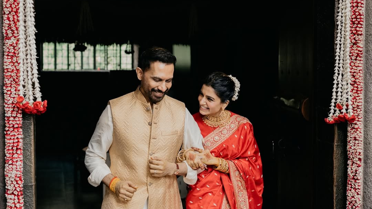 Samantha Ruth Prabhu ties the knot with 'The Family Man' director Raj Nidimoru, shares exclusive pictures from the wedding ceremony Samantha Ruth Prabhu ties the knot with 'The Family Man' director Raj Nidimoru, shares exclusive pictures from the wedding ceremony
