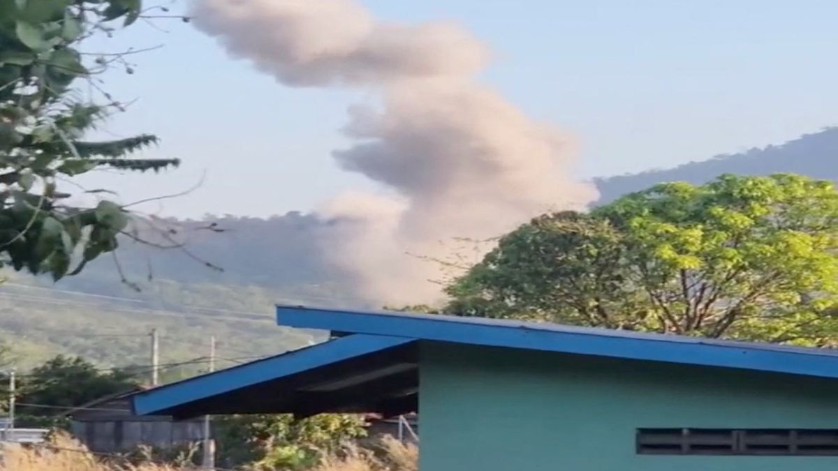 Cambodia accuses Thailand of ‘ruthless’ air strikes as border peace talks continue – Firstpost Cambodia accuses Thailand of ‘ruthless’ air strikes as border peace talks continue – Firstpost