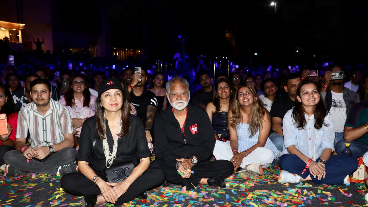 'Vadh 2': Actors Sanjay Mishra & Neena Gupta make an appearance together to mark the countdown ahead of film's release 'Vadh 2': Actors Sanjay Mishra & Neena Gupta make an appearance together to mark the countdown ahead of film's release