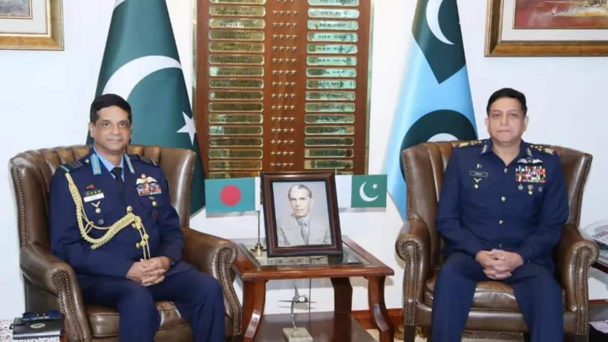 Bangladesh weighs JF-17 purchase as Pakistan pitches China-partnered fighter jet