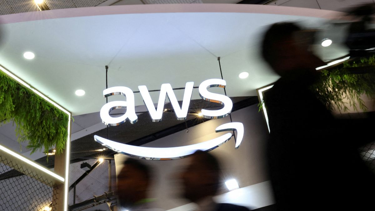 Amazon’s cloud service AWS reports fire after object struck the facility centre Amazon’s cloud service AWS reports fire after object struck the facility centre