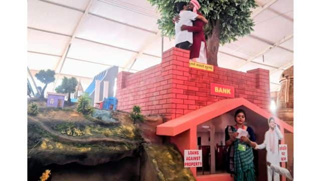 Ministry of Panchayati Raj tableaux. Firstpost.