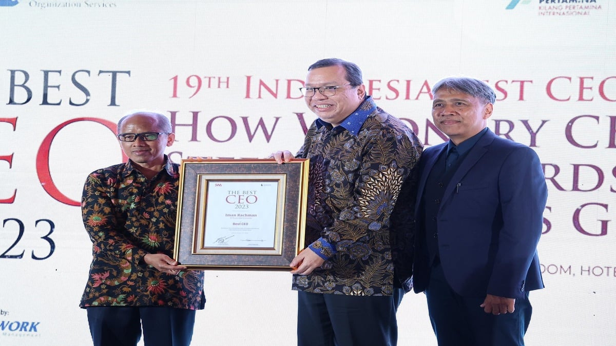 Indonesia stock exchange chief resigns after $80 billion market rout; government promises transparency reforms