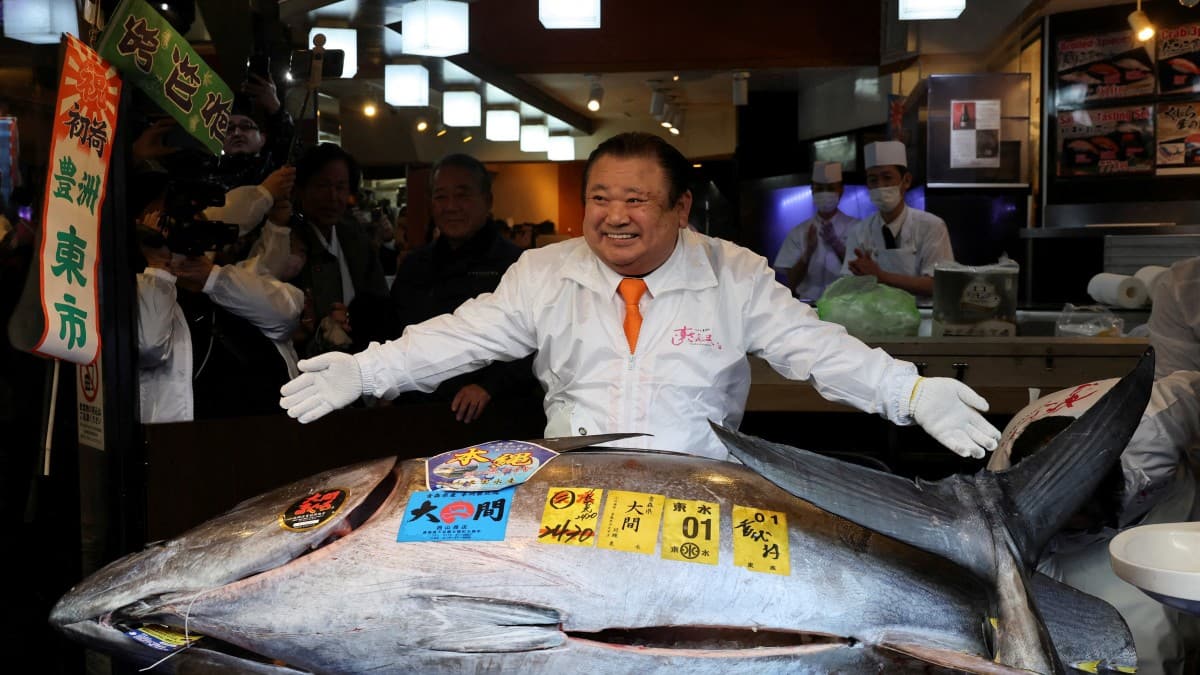 Japan: Sushi king pays a record $3.2 million for bluefin tuna at Tokyo’s Toyosu market