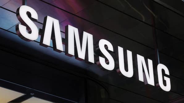 Samsung sees acute chip shortage persisting, warns of mobiles headwind after profit triples