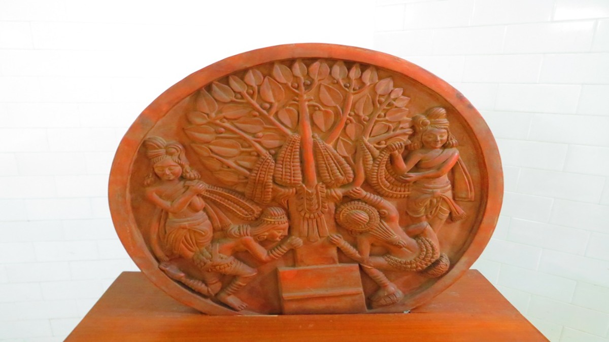 A terracotta plate at the Kapilavastu Museum A terracotta plate at the Kapilavastu Museum
