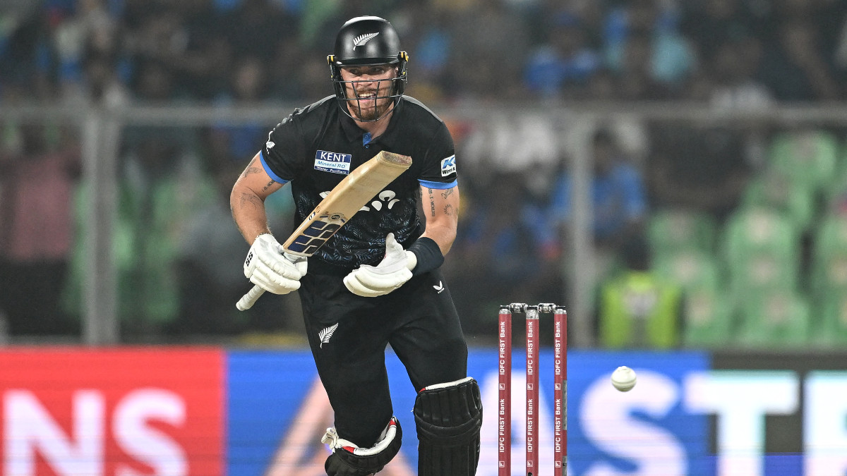 India vs New Zealand LIVE Score 5th T20 at Thiruvananthapuram: Axar removes Allen, Phillips in quick succession India vs New Zealand LIVE Score 5th T20 at Thiruvananthapuram: Axar removes Allen, Phillips in quick succession
