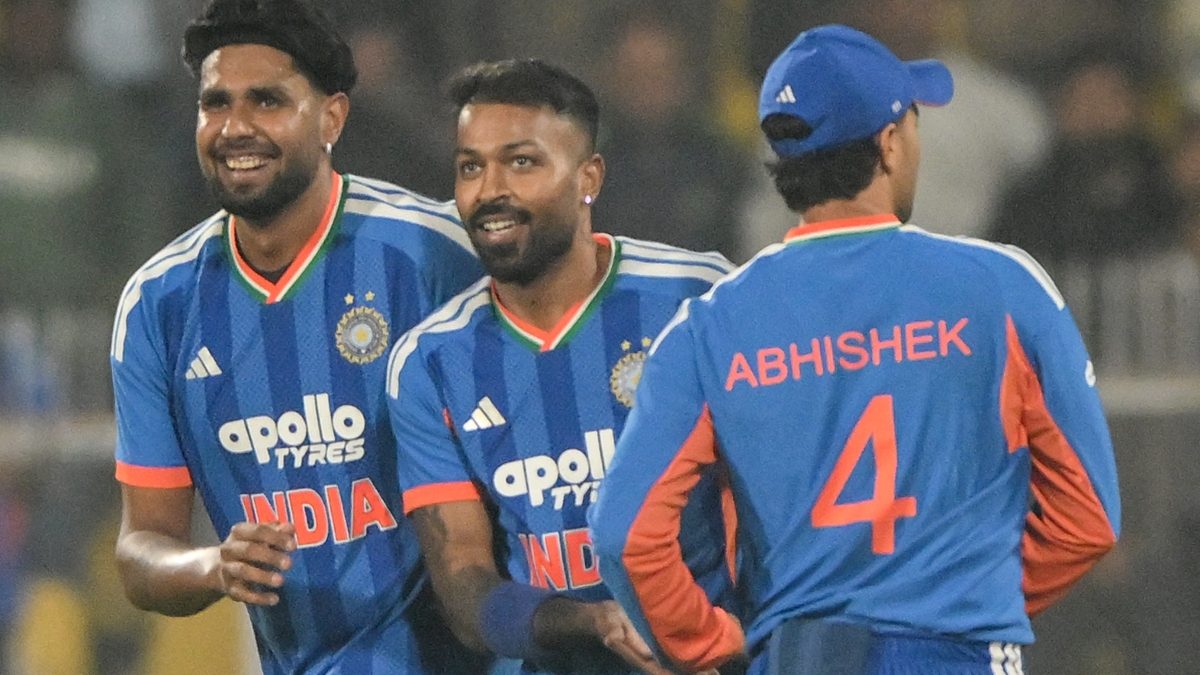 India vs New Zealand Live Score 3rd T20: Pandya, Bishnoi strike twice, India firmly in control in Guwahati India vs New Zealand Live Score 3rd T20: Pandya, Bishnoi strike twice, India firmly in control in Guwahati