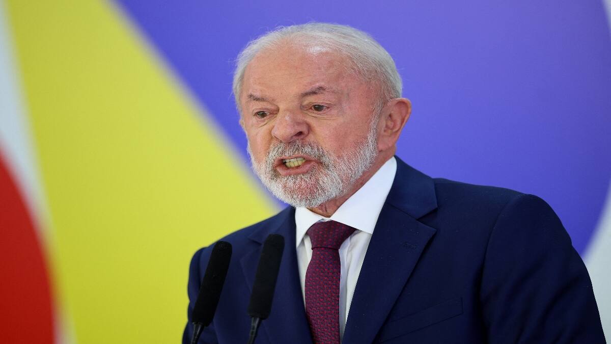 Lula Vetoes Law Reducing Bolsonaro's Prison Sentence