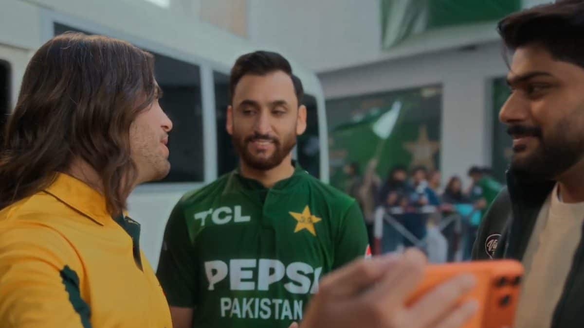 'Padosiyo ke pass ruke the': Pakistan take jibe at India's no-handshake policy in latest promo for Australia series