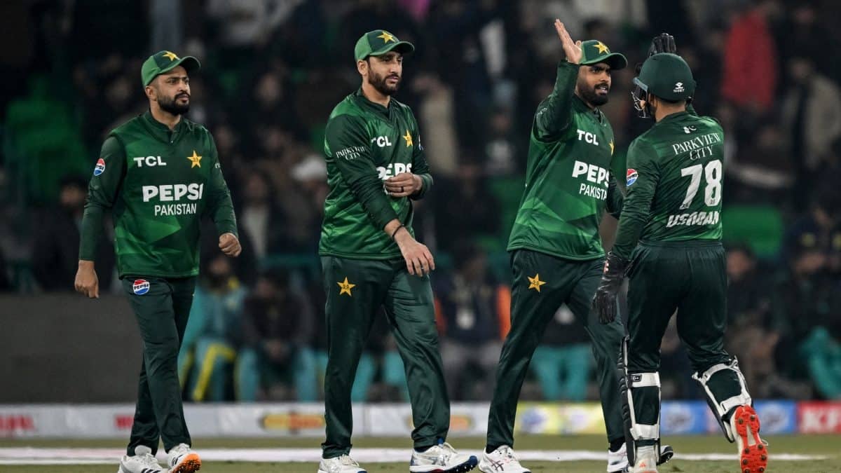 Pakistan vs Australia LIVE Score 2nd T20 at Lahore: Ayub slams Bartlett for couple of fours in first over