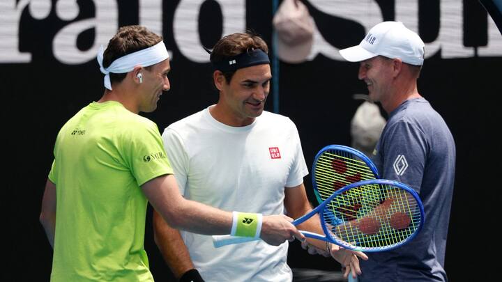 Roger Federer returns to Australian Open court vs Casper Ruud as Djokovic watches from sidelines