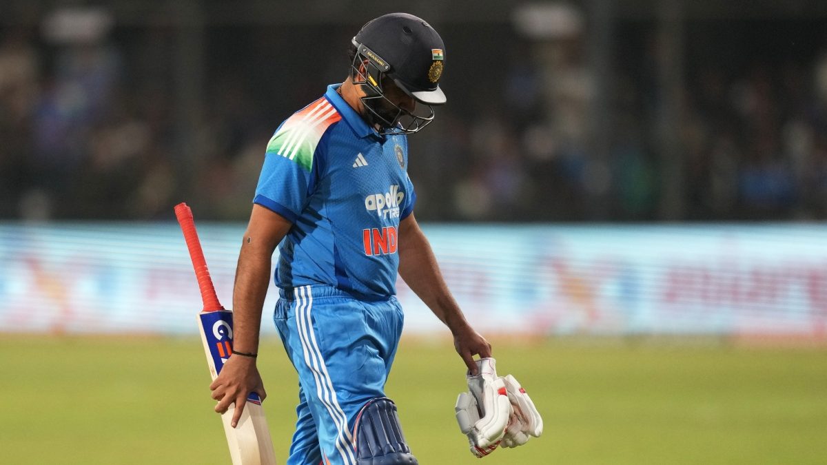 India vs New Zealand Live Score 3rd ODI at Indore: Rohit gone for 11 as Foulkes strikes India vs New Zealand Live Score 3rd ODI at Indore: Rohit gone for 11 as Foulkes strikes
