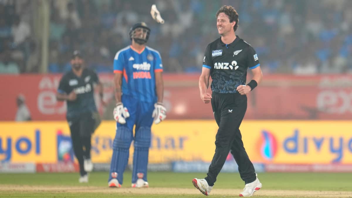 India vs New Zealand Highlights 4th T20 at Vishakhapatnam: Dube's 15-ball  fifty in vain as Black Caps win by 50 runs