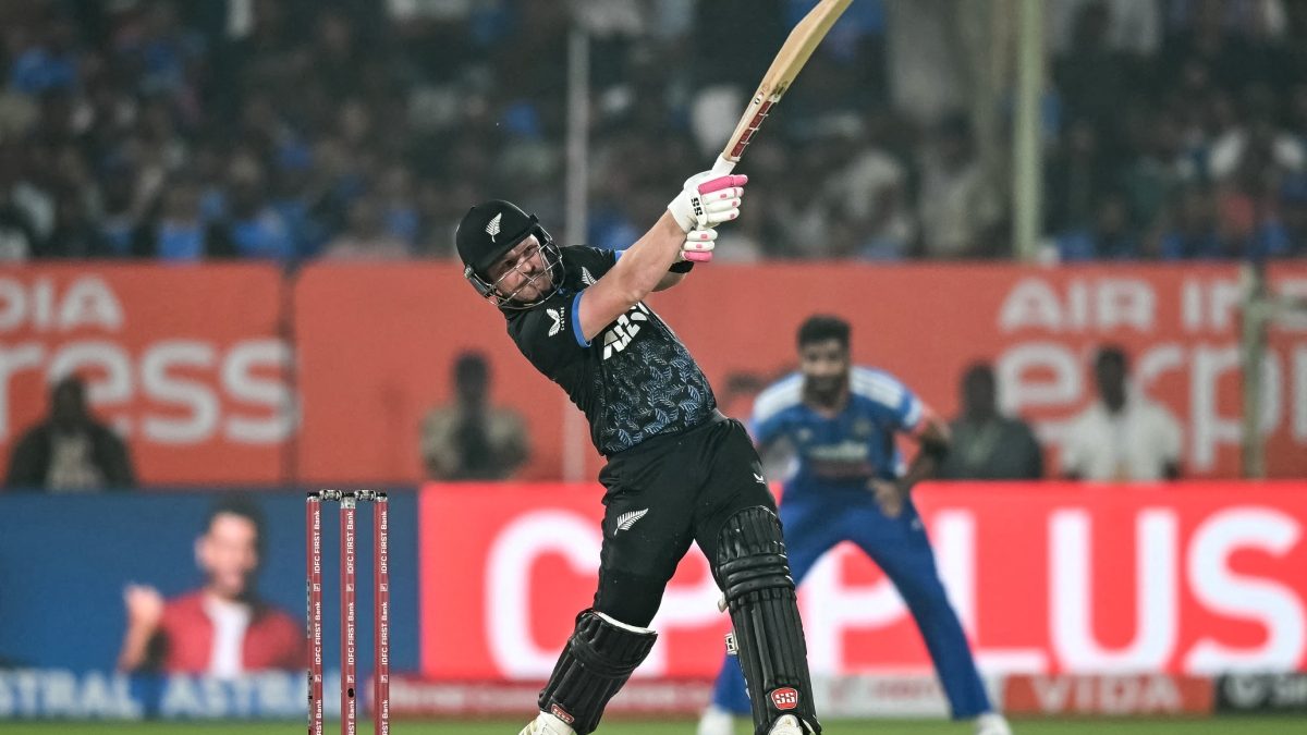 India vs New Zealand Live Score 4th T20 at Vishakhapatnam: Kuldeep strikes as NZ reach 100 in 8.1 overs India vs New Zealand Live Score 4th T20 at Vishakhapatnam: Kuldeep strikes as NZ reach 100 in 8.1 overs