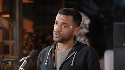 Deepinder Goyal was seen wearing 'Temple' during a podcast. Image Courtesy: X