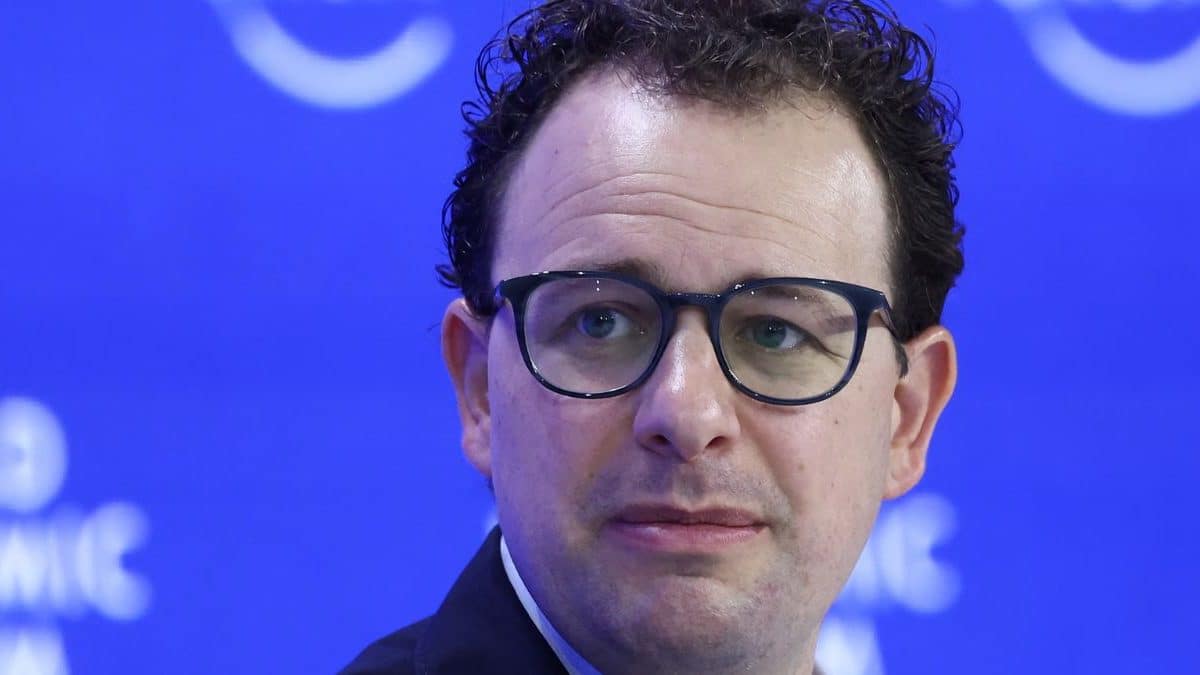 Anthropic CEO warns AI could replace most software engineers within a year