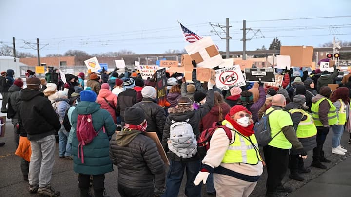 Protest in Minnesota after Ice shooting, governor calls National Guard Protest in Minnesota after Ice shooting, governor calls National Guard