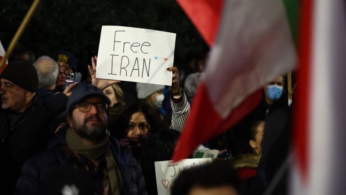 '47 years of rage': Iran's mosque set on fire as protestors chant slogans amid uprising | Watch '47 years of rage': Iran's mosque set on fire as protestors chant slogans amid uprising | Watch