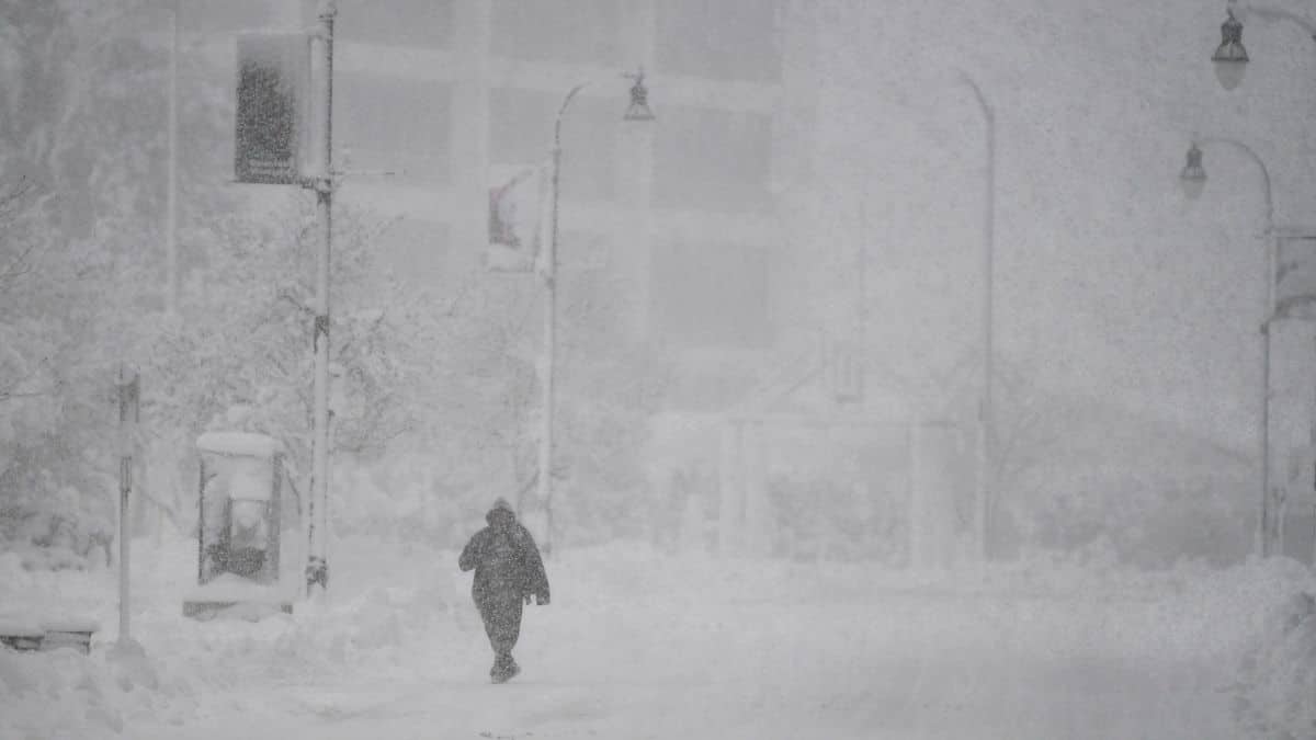 Massive winter storm sweeps across US, triggering power outages, travel chaos