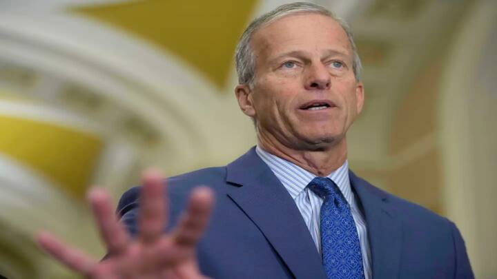 2 Republicans flip to defeat Venezuela war powers resolution amid Trump pressure