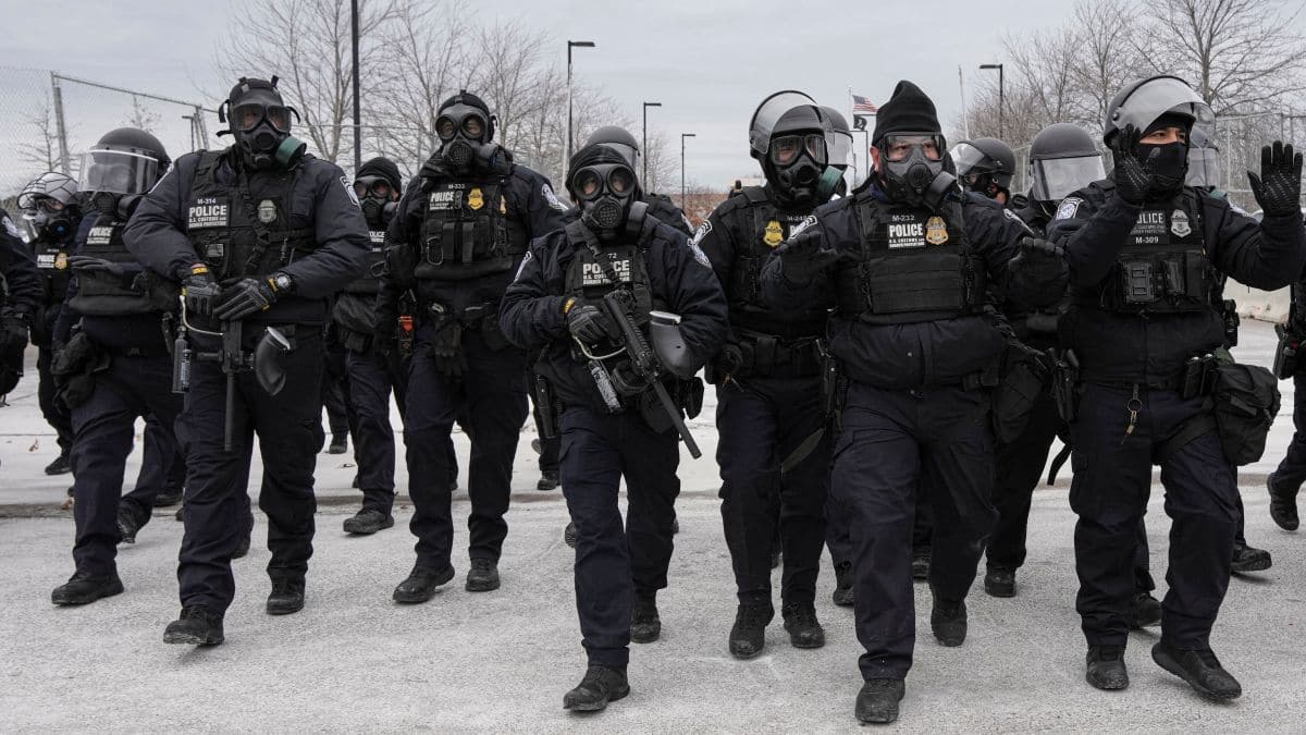 Pentagon orders 1,500 soldiers to prepare for possible deployment in Minnesota amid unrest