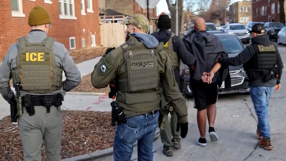 ICE detains 5-year-old boy in Minnesota, DHS says operation targeted his father ICE detains 5-year-old boy in Minnesota, DHS says operation targeted his father