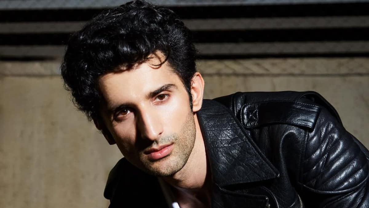 Film Industry & Netizens applaud Sidhant's portrayal of Pandit Jawaharlal Nehru in 'Freedom At Midnight' Season 2