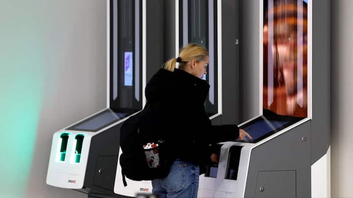 What are the new biometric rules leading to long queues, delays at European airports?