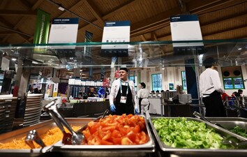 मिलान-कोर्टिना 2026 ओलंपिक विलेज का खाना एथलीटों को भाया, चॉकलेट डेजर्ट हुआ वायरल.