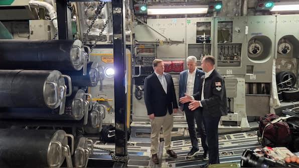 US airlifts micro nuclear reactor from California to Utah in first ...