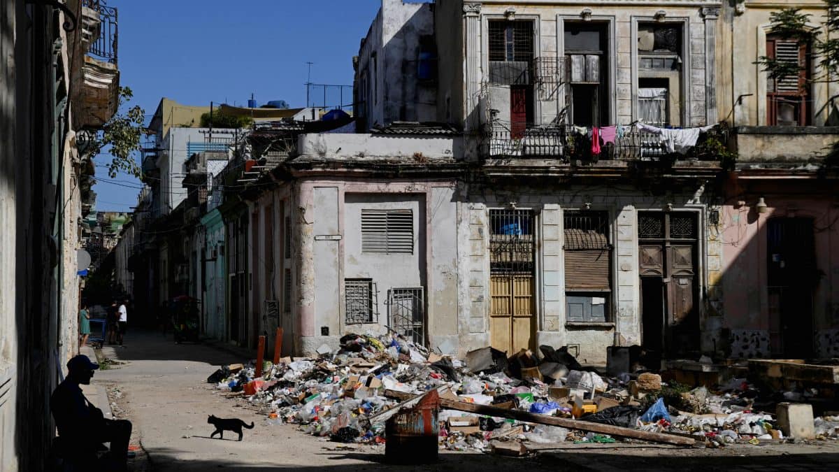 Garbage piles up in Havana as fuel shortages hit waste collection amid US sanctions