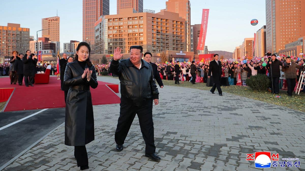 At North Korea party congress, Kim Jong Un & daughter wear matching coats amid succession speculation